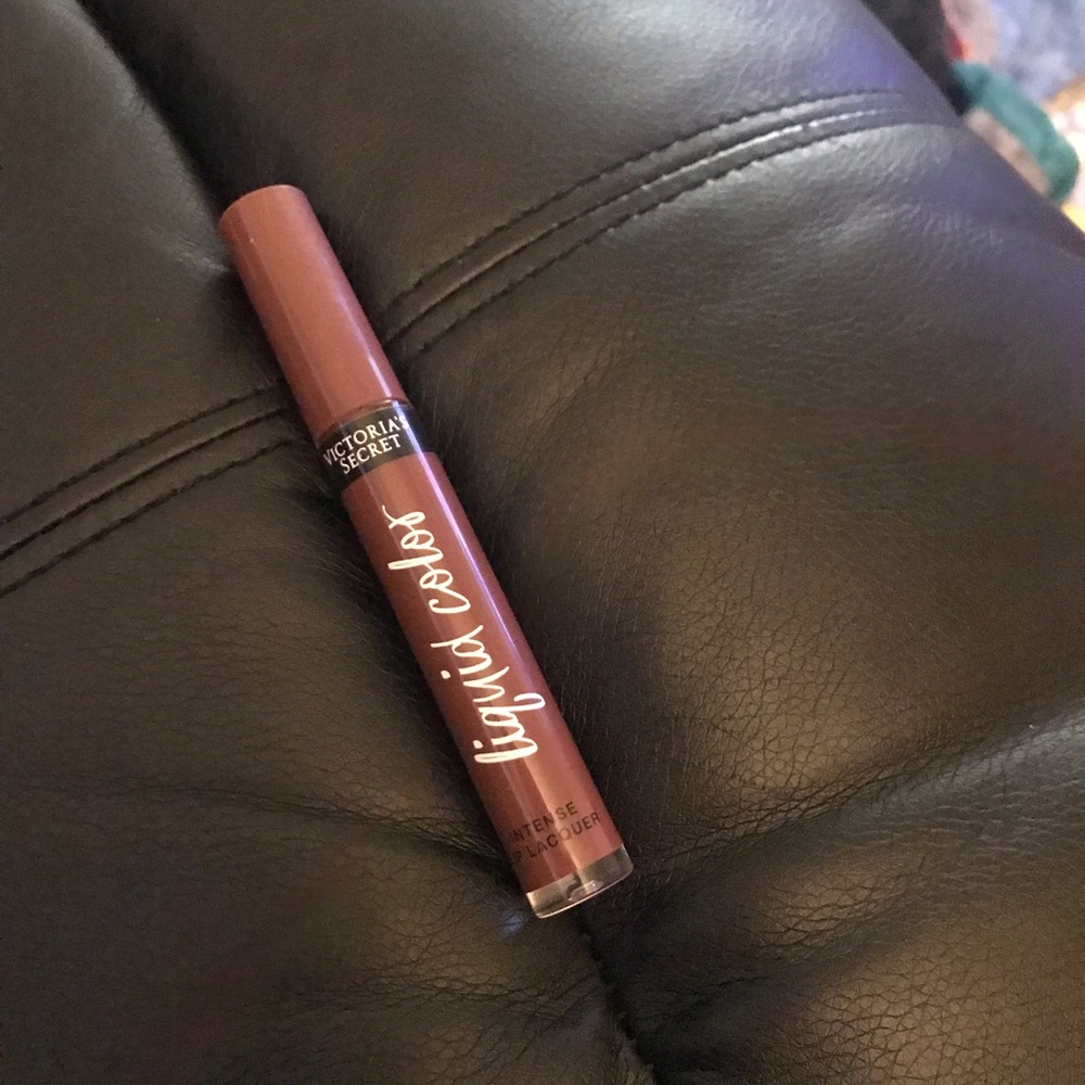 Lipstick - Picture 2 of 4